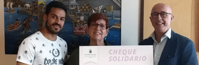Puertos de Tenerife entrega a Ámate un cheque solidario por valor de 1.500 euros